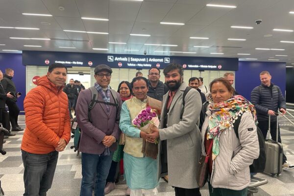 विभागीय टीम के साथ विदेशी दौरे पर रवाना हुए कैबिनेट मंत्री धन सिंह रावत