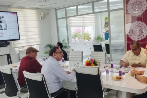 कैबिनेट मंत्री सौरभ बहुगुणा की अध्यक्षता में गोवंशीय पशुओं में लम्पी स्कीन रोग के रोक थाम को लेकर हुई बैठक