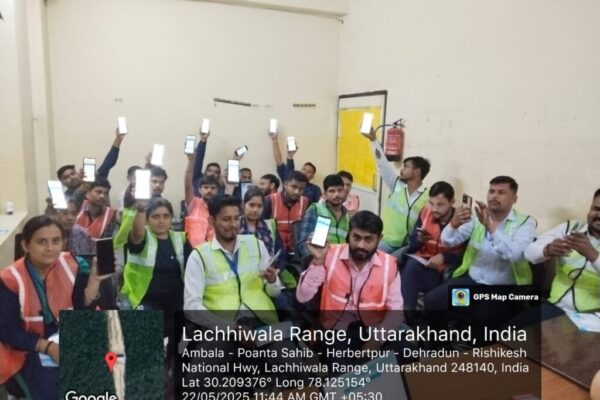 टोल कर्मियों को दिया बेहतर काम का प्रशिक्षण